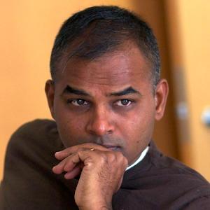 Садаладж Прамод 